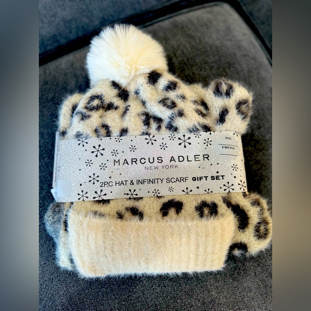 2 pc. Hat & Infinity Scarf gift Set.